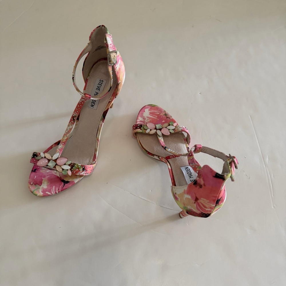 Steve Madden Vibrant Floral Pink Strappy Heels Sandals
